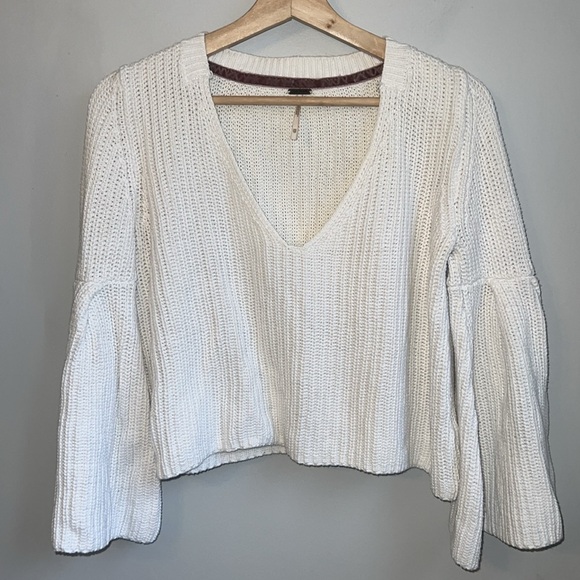 Free People Damsel White Bell Sleeve Knit Sweater SZ XS - Picture 2 of 6